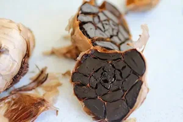 تصویر 5 از قیمت خرید سیر سیاه عمده + فروش ویژه
